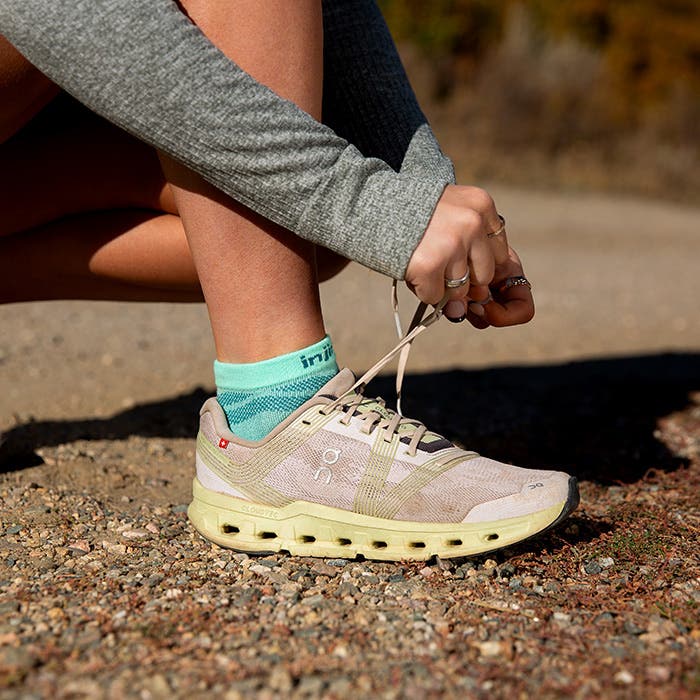 Injinji Ultra Run Womens Performance Midweight Mini Crew Glacier - Frontrunner Colombo